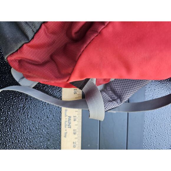 Deuter Futura 32 AC Backpack - Hydration Compatible - Great Daybag - Picture 16 of 16